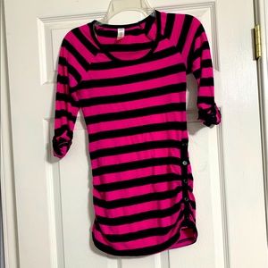 Striped 3/4 sleeve shirt